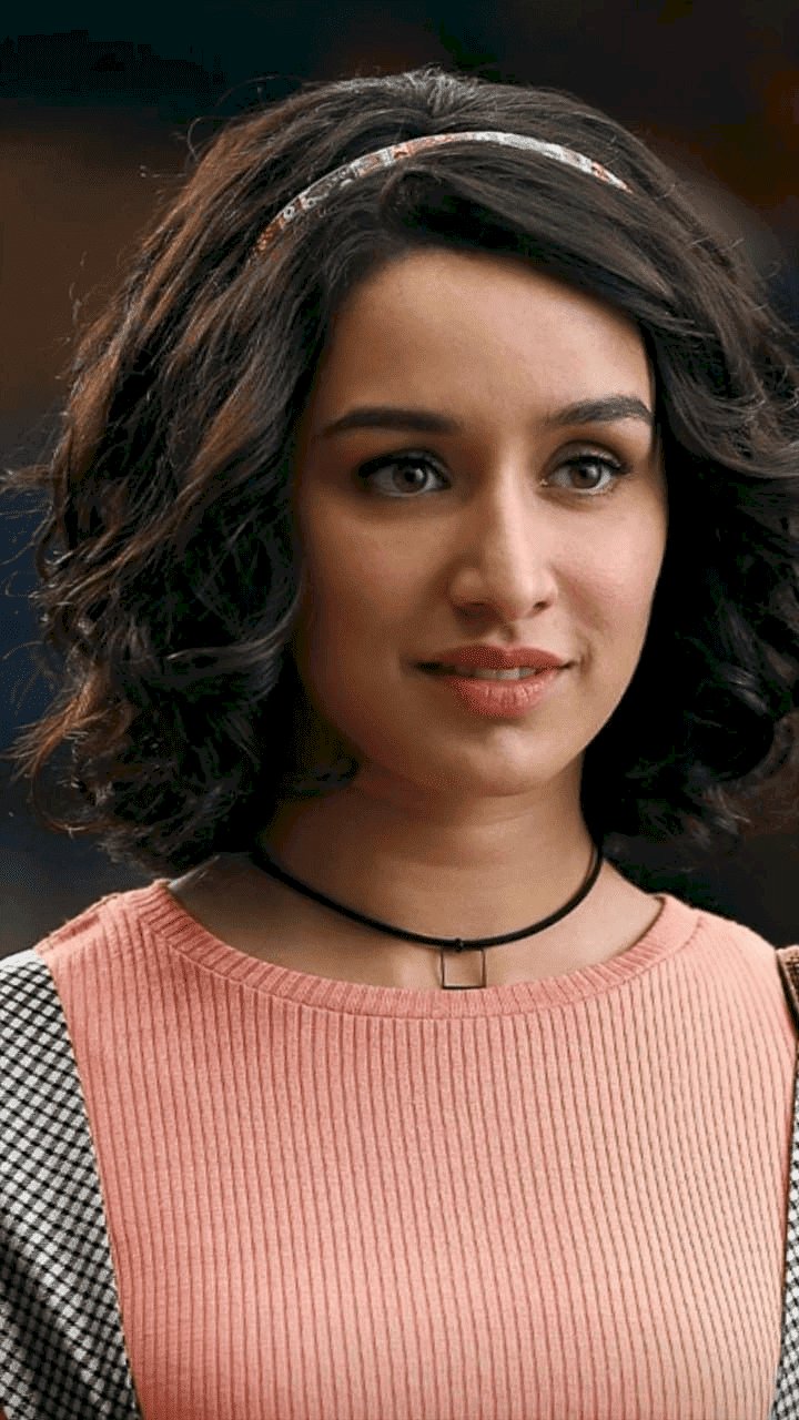 Biography of Shraddha Kapoor | Age, Height, Net worth & Family