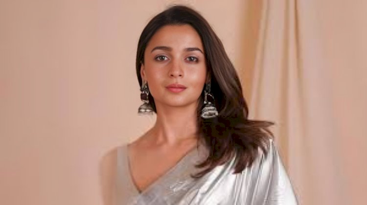 Biography of Alia Bhatt | Age, Height, Net worth & Family